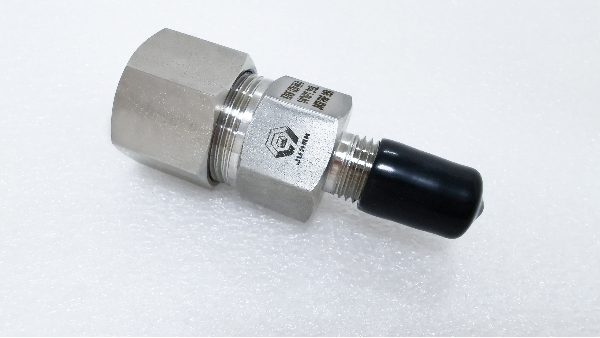 42MPa錐導(dǎo)式高壓注脂嘴 1/4NPT外螺紋-注脂嘴生產(chǎn)廠家-重慶九環(huán)機電